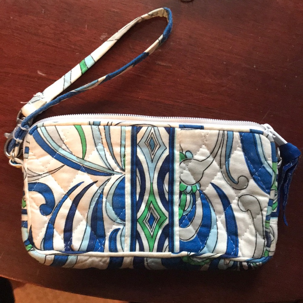 Vera wristlet